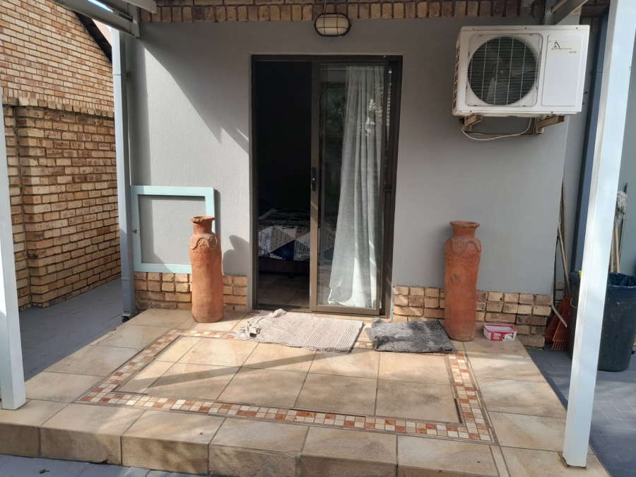 4 Bedroom Property for Sale in Waterval East North West